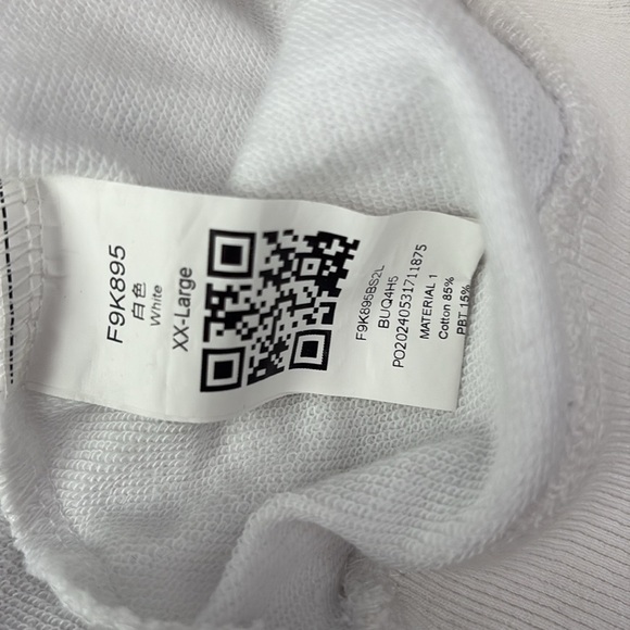 White Chicago Pull-Over Sweatshirt with Red Lettering Size XXL - Picture 4 of 5